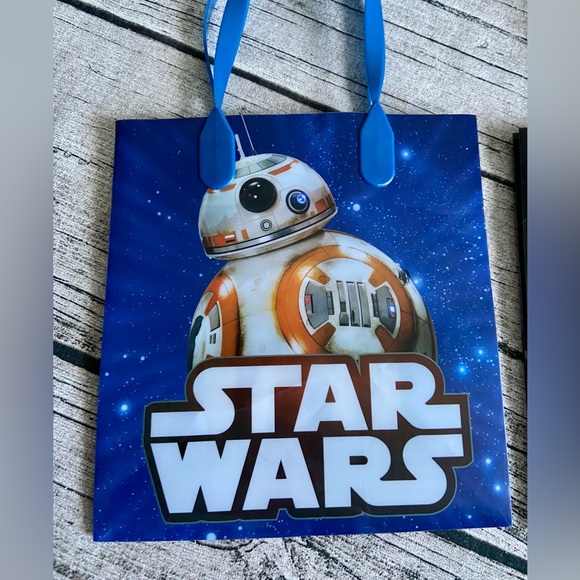 NEW. $3.00 each! Bundle of 4 Star Wars plastic gift/favor bags with handles - Picture 4 of 8